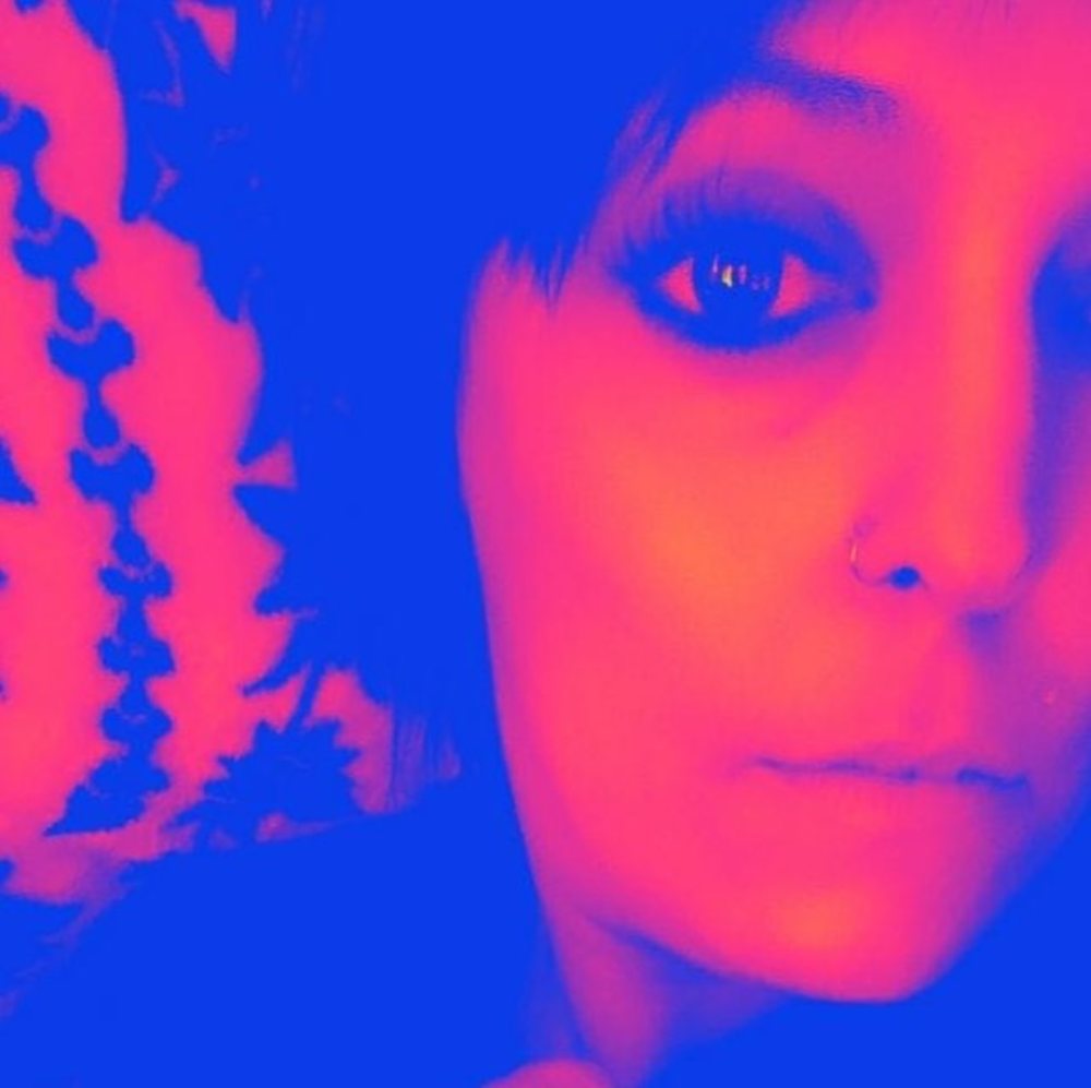 Meet your Posher, Adee